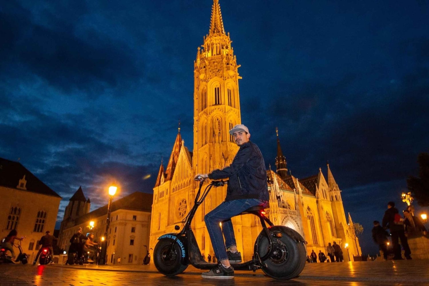 Budapeszt: Nocna wycieczka na e-hulajnodze MonsteRoller
