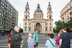 Budapeste: Excursão a pé nocturna com cruzeiro no rio Danúbio