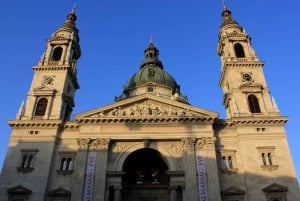 Budapeste: Excursão a pé nocturna com cruzeiro no rio Danúbio