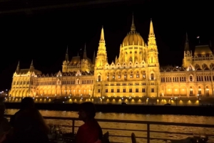 Budapest: Night Walking Tour with River Cruise and Wine