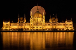Budapest PRIVATA di notte: Tour guidato con degustazione di vini