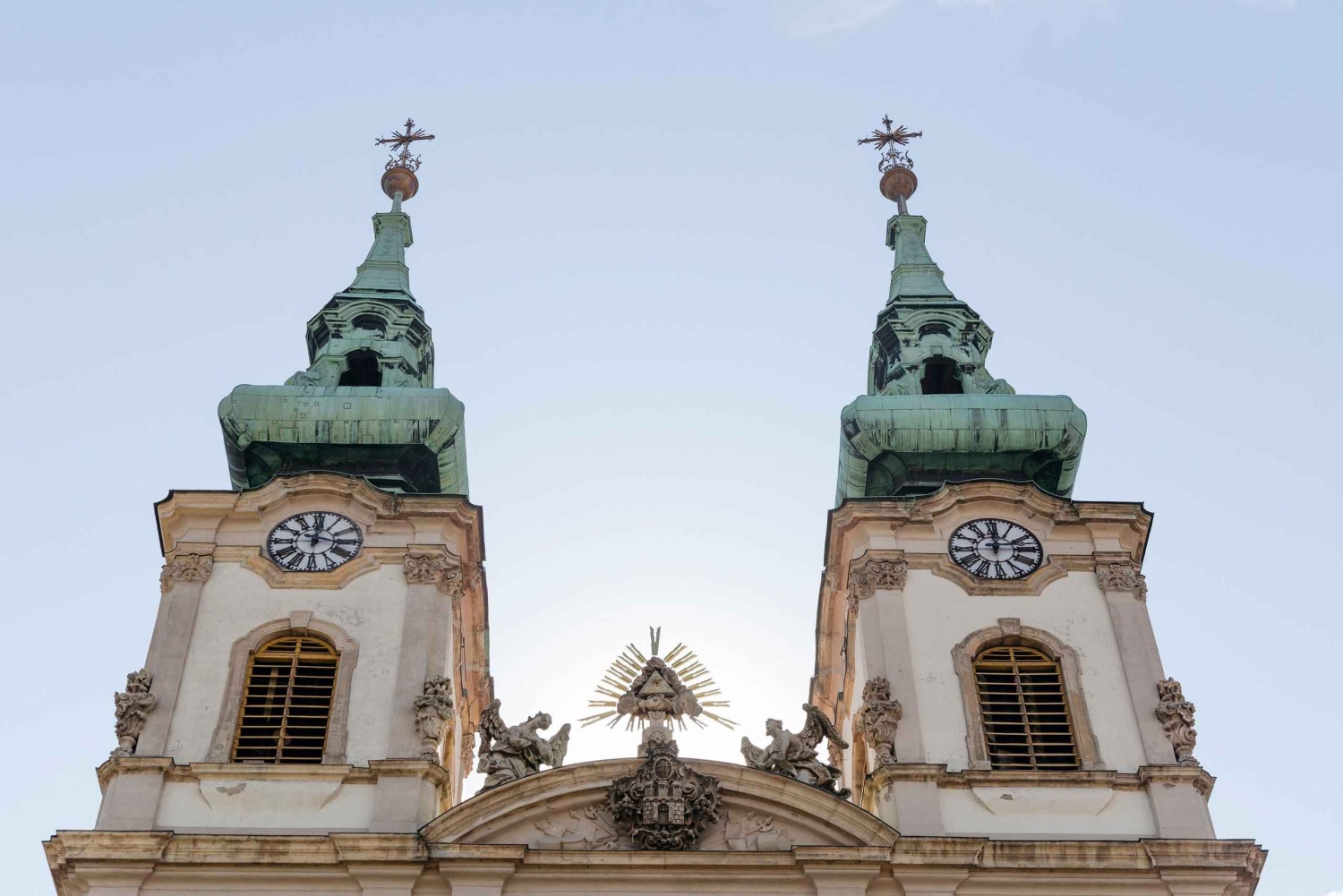 Budapest: tour a pie por el casco antiguo de Buda y actuación de música folclórica