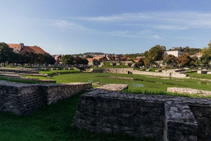 Budapest: tour a pie por el casco antiguo de Buda y actuación de música folclórica