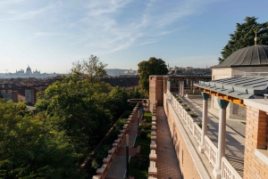 Budapest: tour a pie por el casco antiguo de Buda y actuación de música folclórica