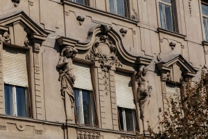 Budapest: tour a pie por el casco antiguo de Buda y actuación de música folclórica