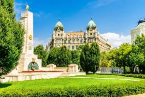 Budapest Old Town and Top Attractions Private Walking Tour