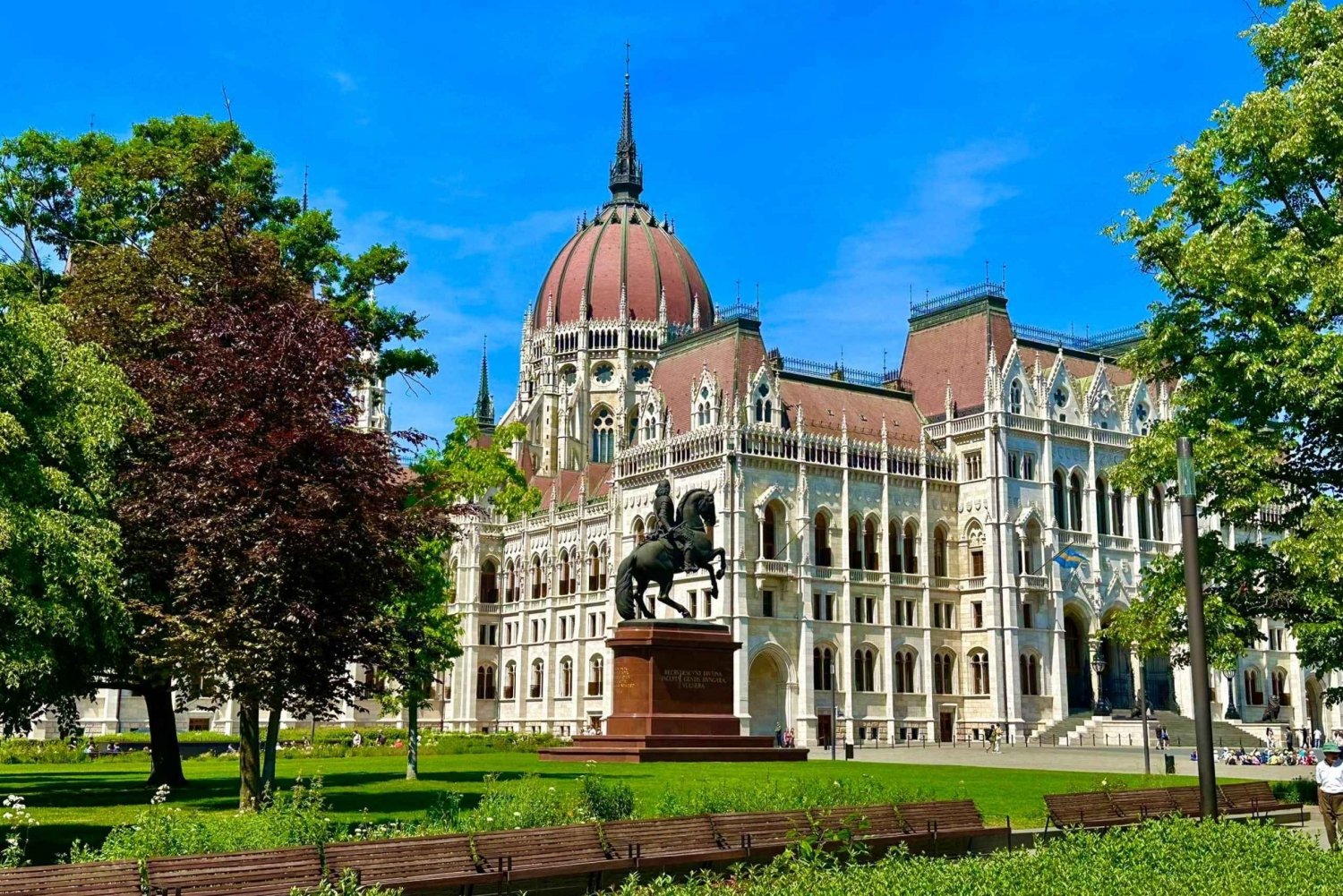 Budapest: Parliament Audio-Guided Tour with Optional Cruise