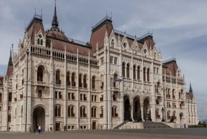 Budapeste: visita ao Parlamento e arredores com música folclórica