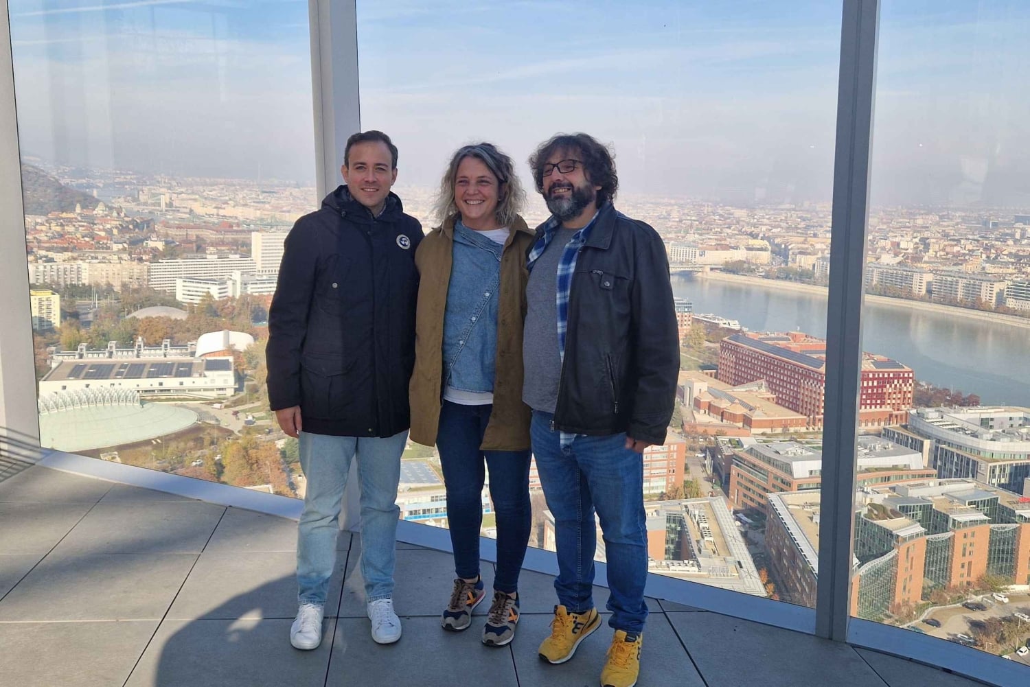 Budapeste: Tour Passado e Futuro com Degustação Unicum e Visita à MOL