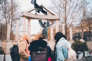 Budapest: Pesti – kohokohdat kävelykierros, pienryhmä ja yksityinen