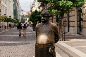 Budapest: Pest Side Walking Tour with Folk Music Performance