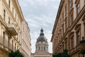 Budapest: Pest Side Walking Tour with Folk Music Performance