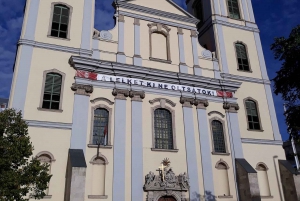 Budapest: Pest Side Walking Tour with Folk Music Performance