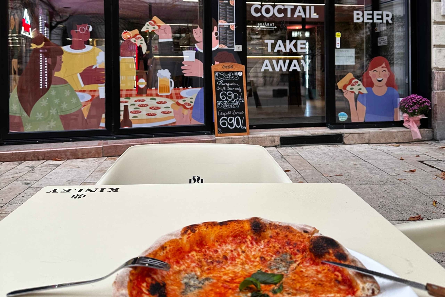 Budapest: degustazione di pizza al Deci Pub