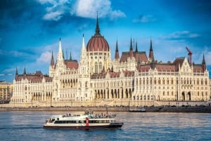 Budapest: Premium Daytime Cruise with Tokaj Frizzante