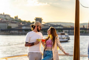 Budapest: Premium Daytime Cruise with Tokaj Frizzante