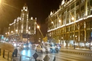 Budapest: Private 3 hours Electric Rickshaw Tour with Coffee