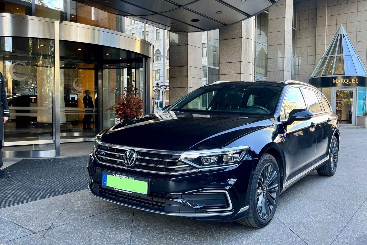 Budapest: Private Airport Transfer