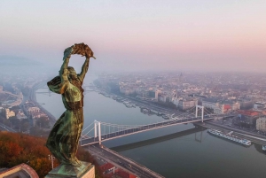 Budapest: Private Architecture Tour with a Local Expert