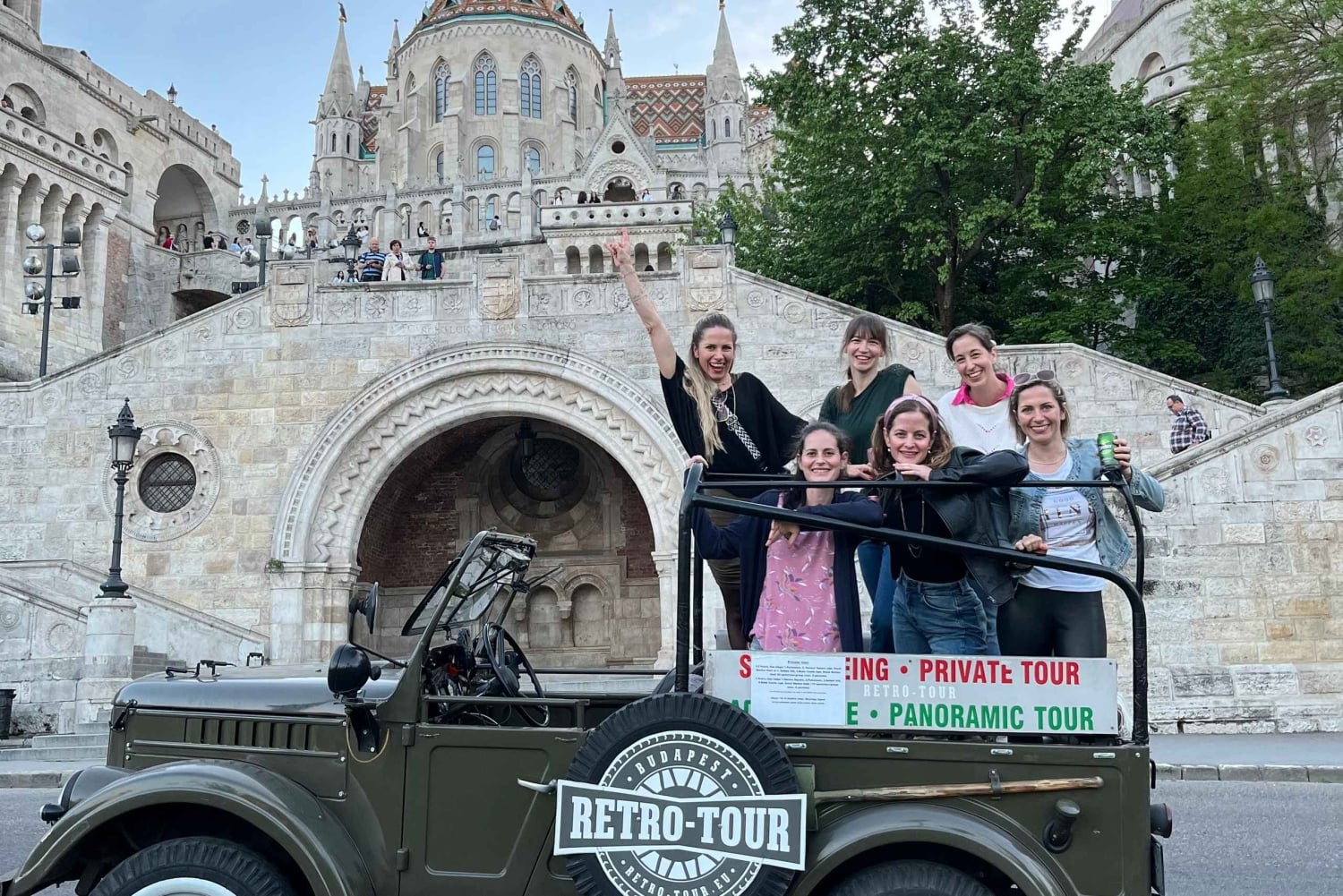 ブダペストヴィンテージ・ロシアン・ジープで行くプライベート・シティツアー
