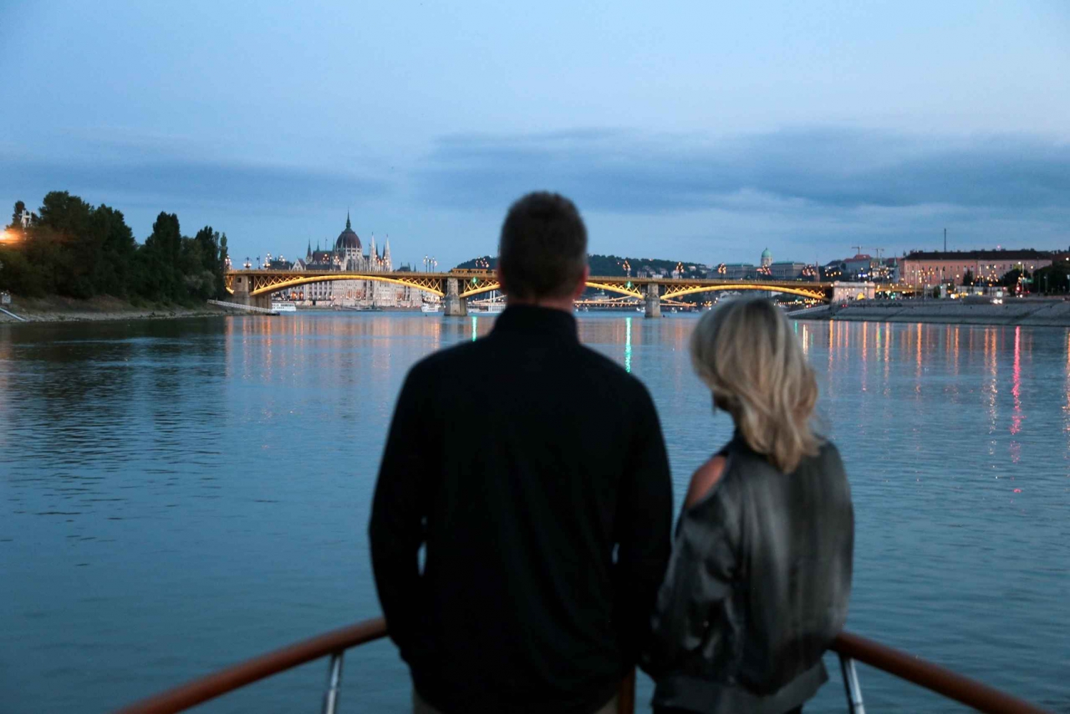 Budapest: Private Danube Yacht Cruise with Welcome Drink