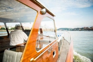 Budapest: Private Danube Yacht Cruise with Welcome Drink