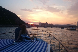 Budapest: Budapesti: Yksityinen Tonavan risteily tervetuliaisjuomineen.