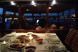 Budapest: Budapesti: Yksityinen Tonavan risteily tervetuliaisjuomineen.