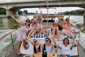 Budapest: Budapesti: Yksityinen Tonavan risteily tervetuliaisjuomineen.