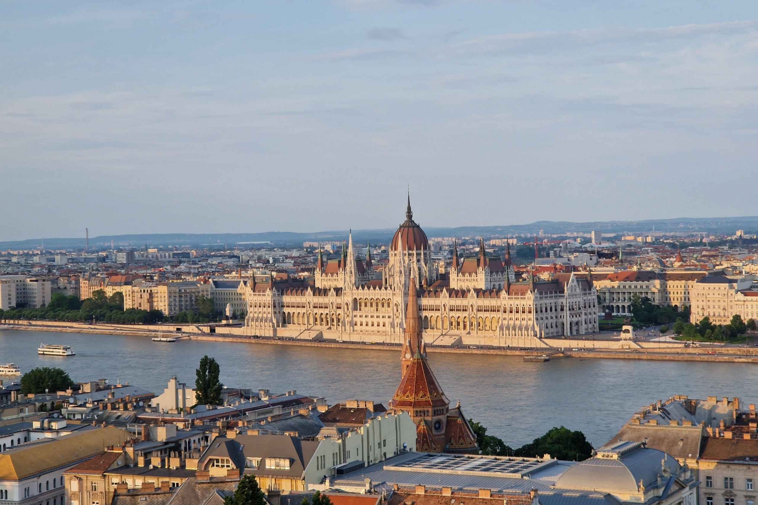 Budapest: private deluxe tour with a native, in Spanish