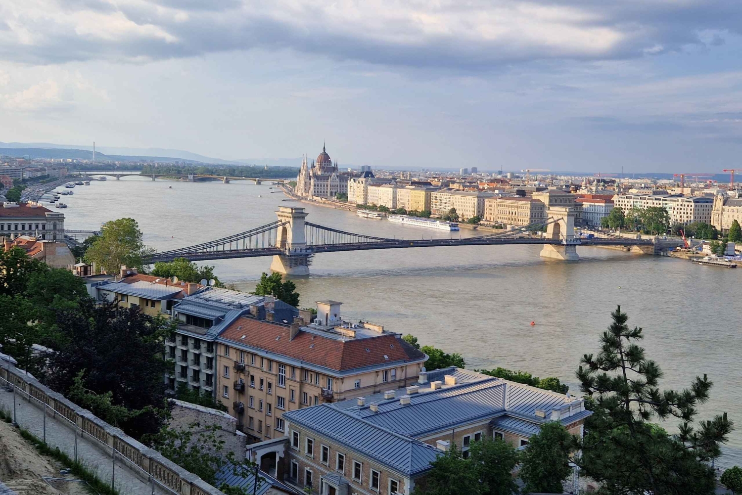Budapest: tour privato di lusso con un madrelingua, in spagnolo