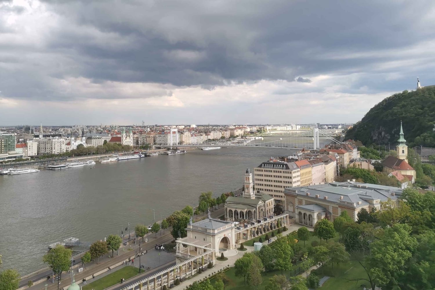 Budapest: Privat sightseeingtur på elcykel