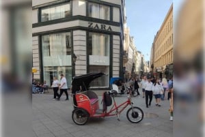 Budapest: Private Electric Rickshaw Tour with Coffee