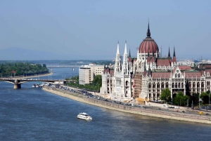 Budapest Private Guided 3-Hour City Tour by Bus