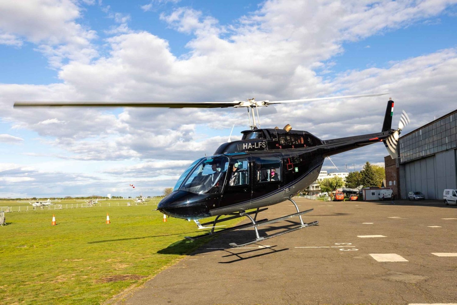 Budapest: Privat helikoptertur till en vingård