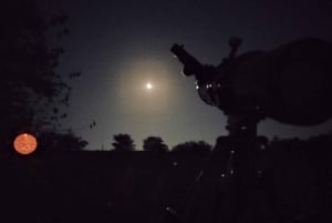 ブダペスト：夜のライトツアー＆レトロなマイクロバスで月の観察をお楽しみください