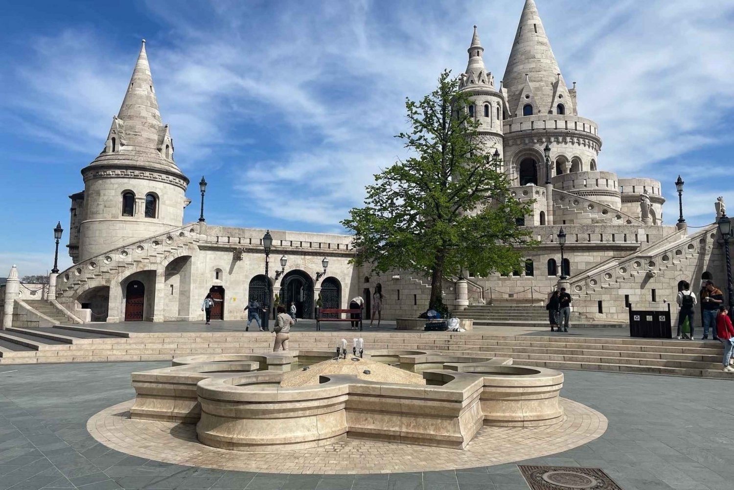 Budapest: Private Sightseeing Walking Tour with Local Guide