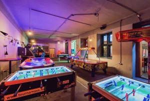 Budapest: Pub Crawl to Ruin Bars 6 Shots, Karaoke, Games