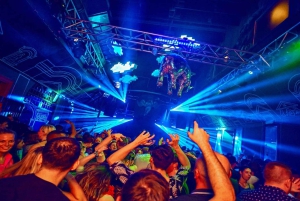 Budapest: Pub Crawl to Ruin Bars 6 Shots, Karaoke, Games