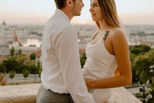 Budapest: romantic photoshoot at Buda's iconic sightseeings