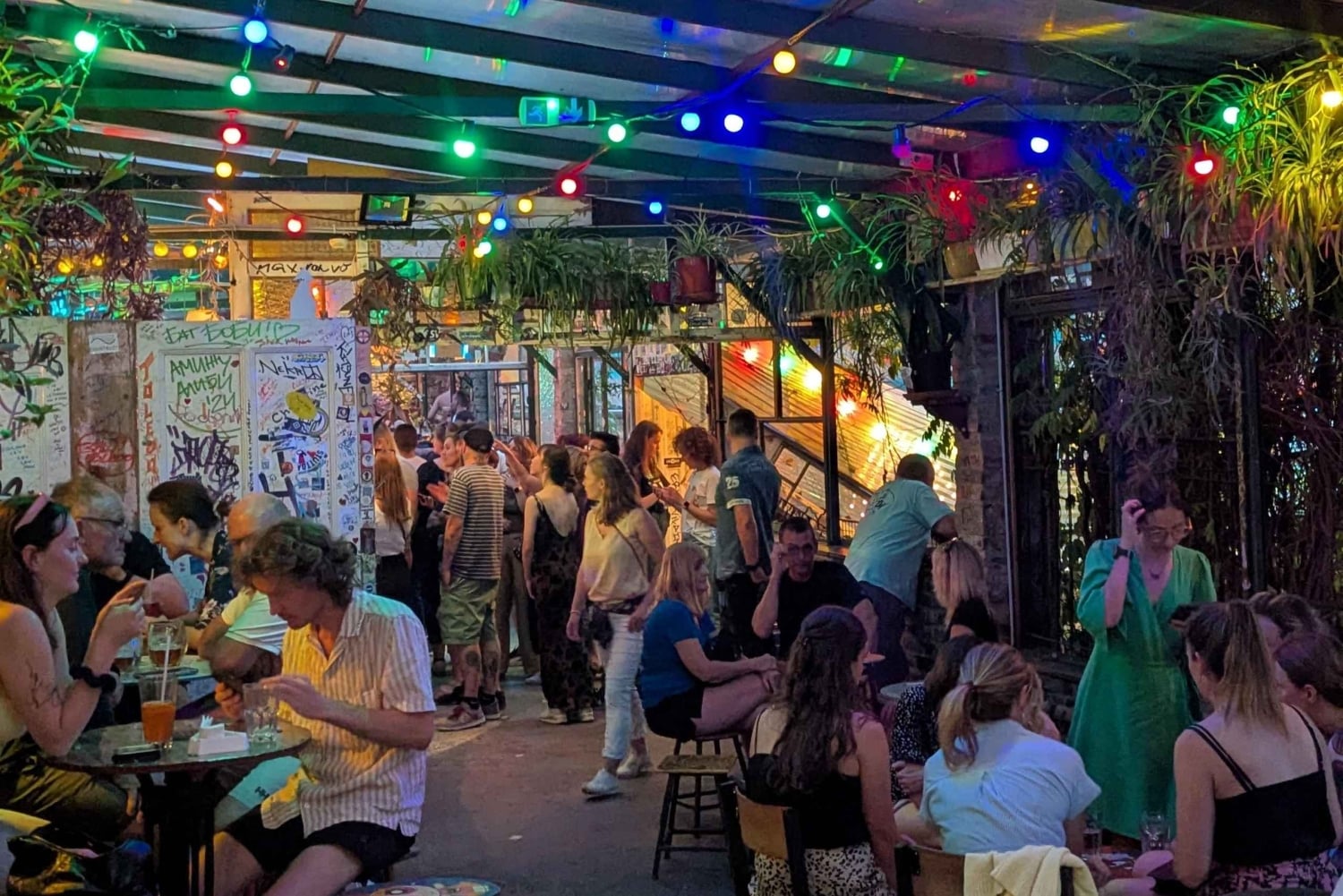 Budapest: Ruinbarer, gatukonst och judiska kvarteren