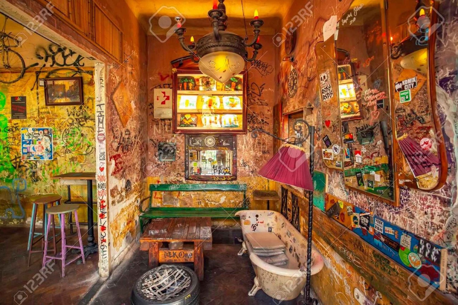 Budapeszt: ruin puby z lokalnym przewodnikiem i piwem