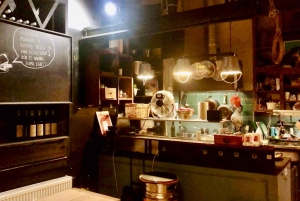 Budapest: Ruinen-Pub-Tour mit ortskundigem Guide und Bier