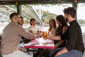 Crucero turístico por Budapest con bebida de bienvenida