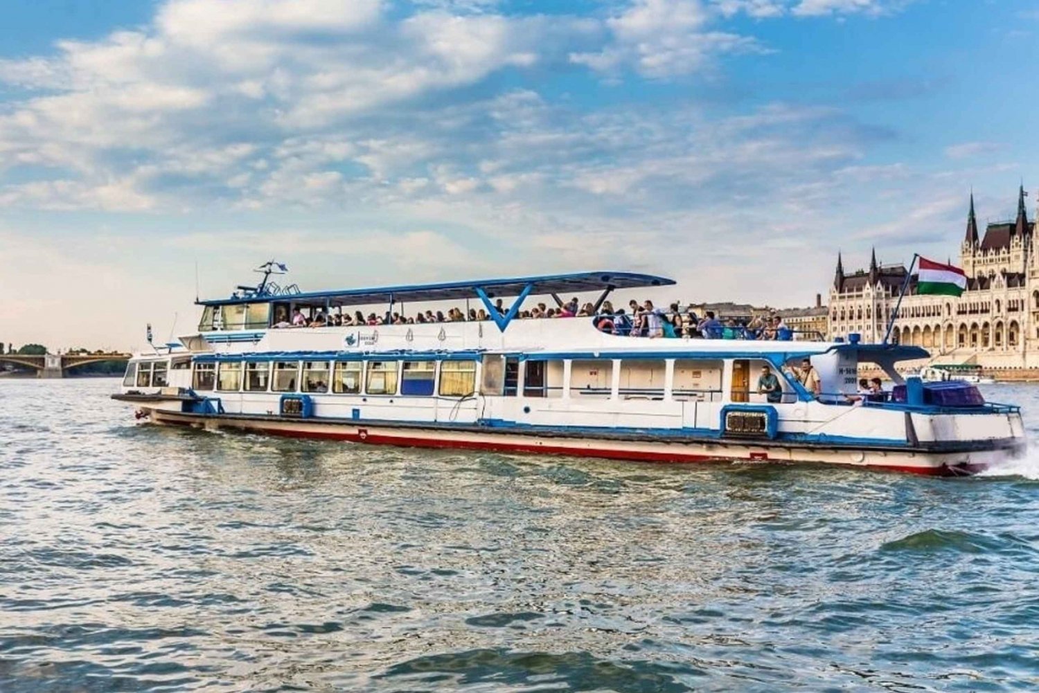 Budapest: Sightseeing Danube River Cruise Ticket