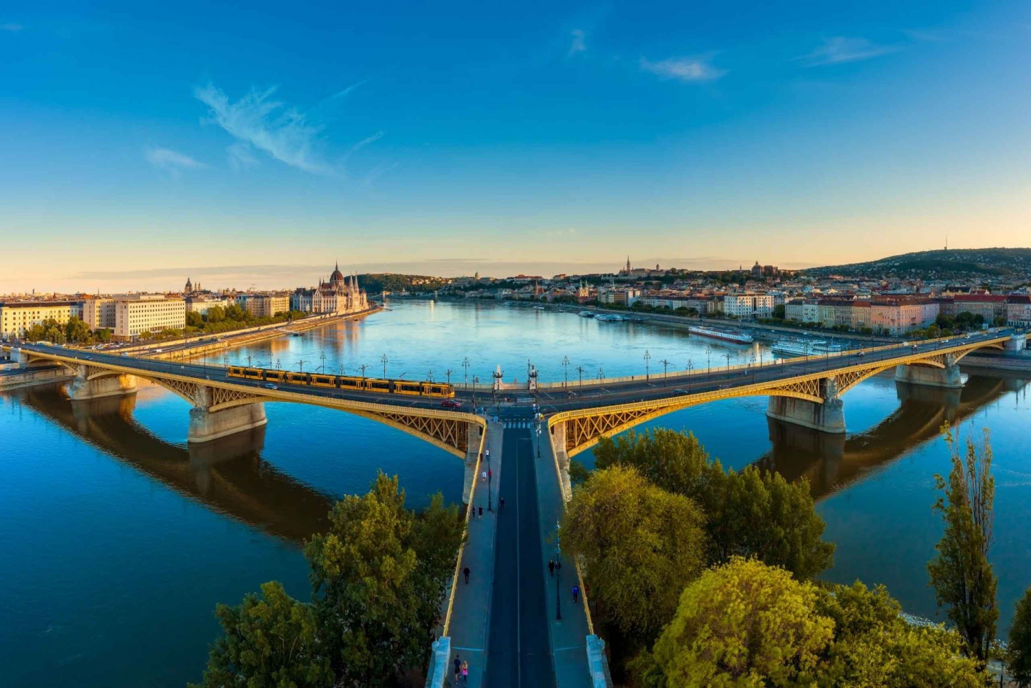Budapest: Sightseeing Danube River Cruise Ticket