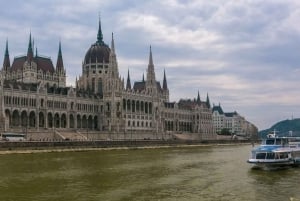 Budapest: 1-hour Sightseeing Danube River Cruise