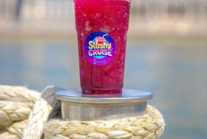 Passeio de barco com vinho quente ilimitado