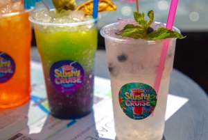 Passeio de barco com vinho quente ilimitado