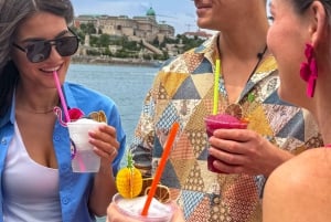 Passeio de barco com vinho quente ilimitado